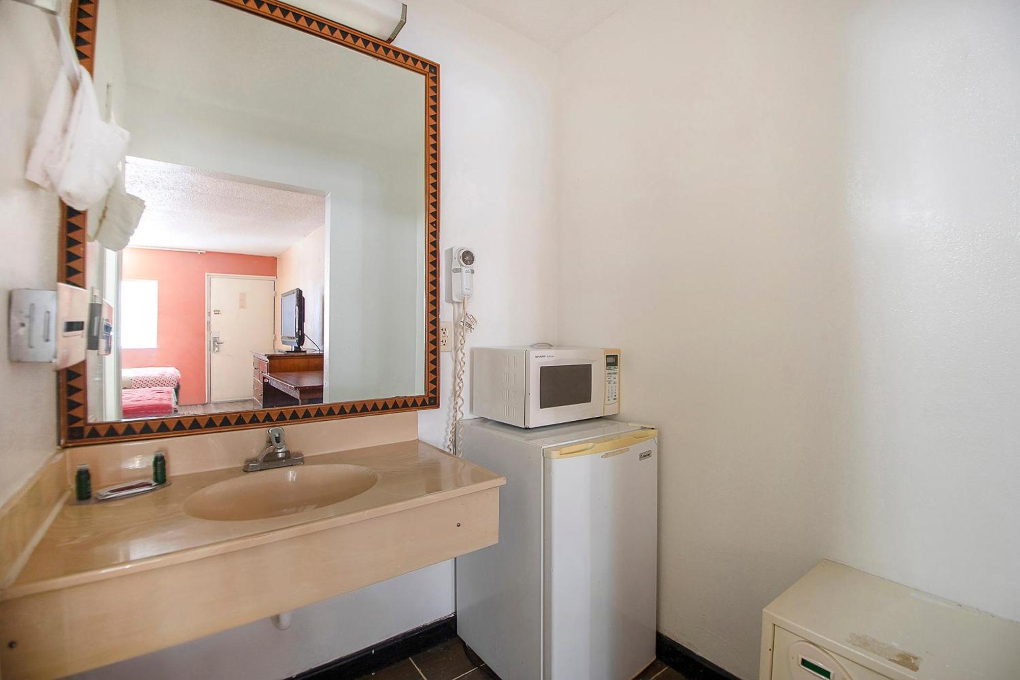 Hotel O Daylight Inn Elkhart I-90, In Экстерьер фото
