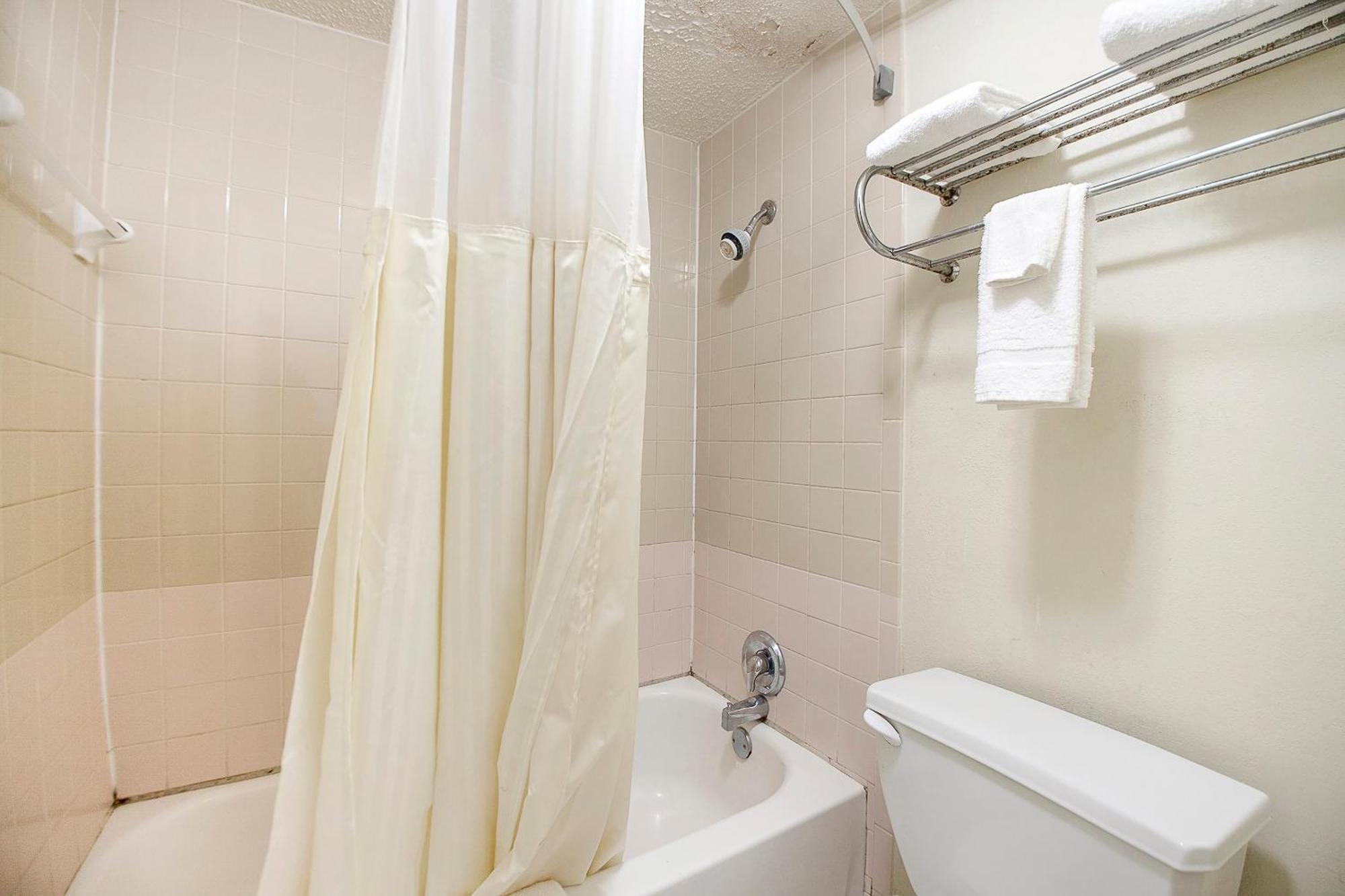 Hotel O Daylight Inn Elkhart I-90, In Экстерьер фото