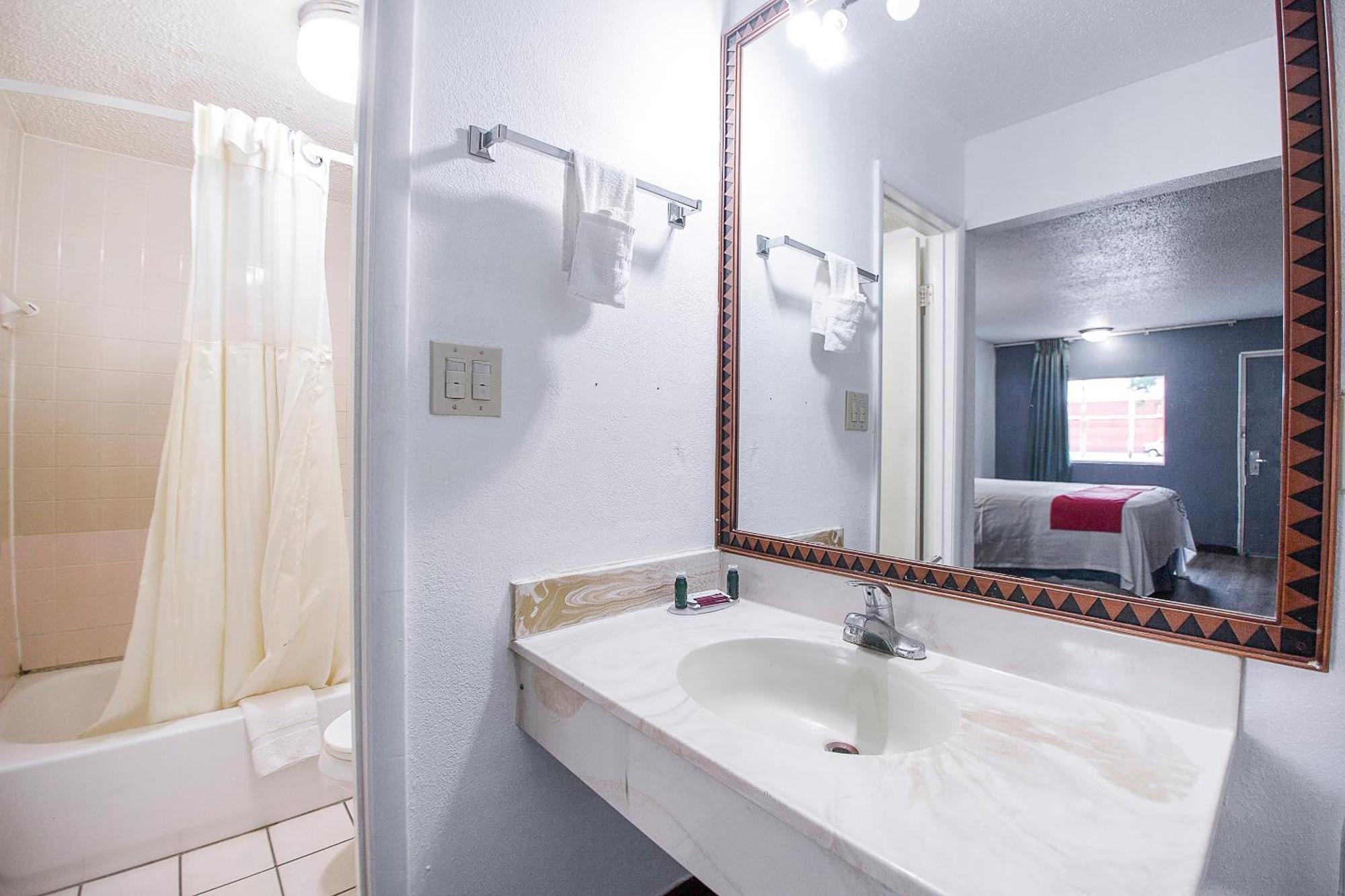 Hotel O Daylight Inn Elkhart I-90, In Экстерьер фото